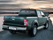 Фото Toyota Hilux Double Cab 2.4D MT №3