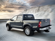 Фото Toyota Hilux Double Cab 2.4D MT №5